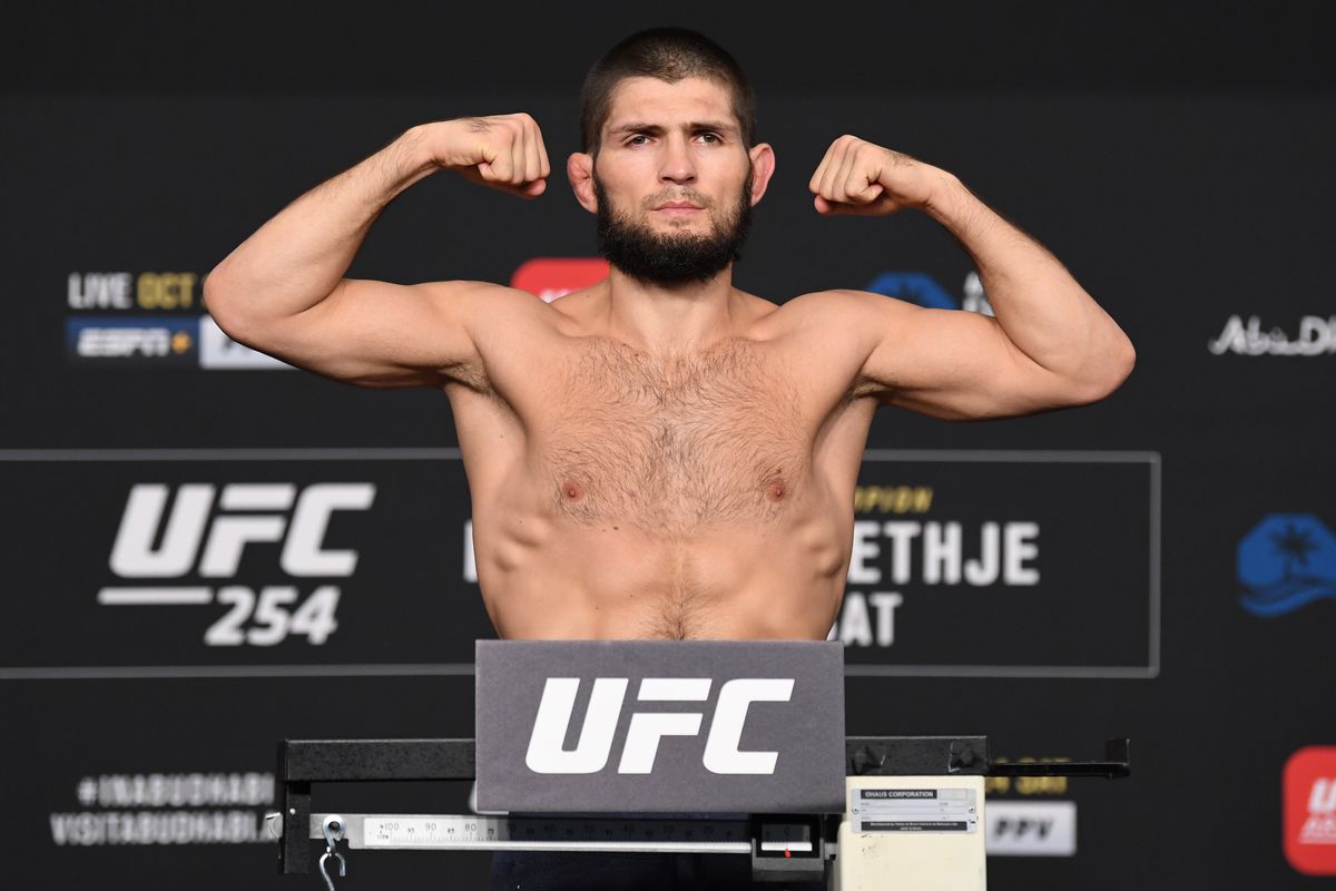 Khabib removed from plane